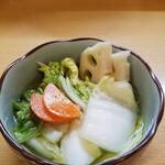 鉄板居酒屋OHANA - 白菜の酢漬け