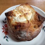 リュミエール - クランベリークリームチーズ 210円