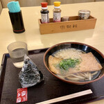 つるまる - きつねうどん、おにぎり