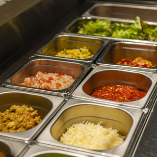 There are 12 types of toppings that you can choose from and enjoy!