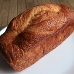 ラ・プレシューズ - クロワッサン食パン　453円