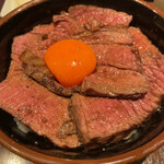 肉友 - ローストビーフ丼　2,000円