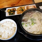 吉祥 - コムタン定食