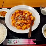 向陽飯店 - 麻婆豆腐定食715円