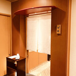 小松 弥助 - 入口