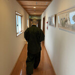 一乗院 - お坊さんが部屋まで案内してくれます。