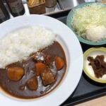 マイカリー食堂 - 煮込みビーフカレー+ポテキャベセット(2022/01撮影)