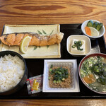 なか里 - シャケ焼魚定食 800円