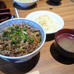 ジンギスカン霧島 - ｷｬﾍﾞﾂの千切りとﾗﾑｽｰﾌﾟ