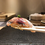 新橋 天鮨 - 釣りアジ