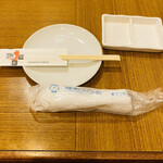 Yakiniku Kayanoie - おしぼりにお箸、取り皿♫