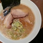 なにわとんこつらーめん　大正橋まんてん - 期間限定こっさりラーメン（700円）豚・鶏・魚介のミックススープです。