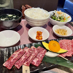 焼肉 桜咲 - カルビとハラミのランチ…1780円