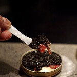 西麻布 焼肉 X - キャビア、生肉、サワークリーム