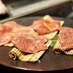 西麻布 焼肉 X - 