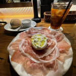 カルネジーオ ウエスト - 