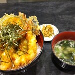 はやみ - 料理写真:海老天丼1,000円味噌汁・漬物付・ご飯大盛り無料