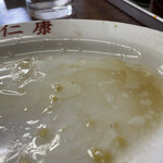 仁康 - 飛び出した肉汁。残す手はございません。最後の餃子で全て回収させていただきました