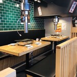 焼肉ホルモン 肉五郎 - タイルでお洒落な小上がり席4名席×3席　最大15名席