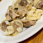 Abats - 砂肝のコンフィはセロリと一緒に火入れしていただきました　絶品です