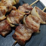 連 - ブタ串2本 350円