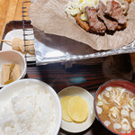 山びこ - 料理写真:飛騨牛　朴葉みそ定食