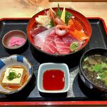 Kaisen Ichi Ba Ryou Ya - 伊豆の海鮮丼