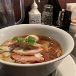 カネキッチン ヌードル - 地鶏丹波黒どり特選醤油らぁめん
      　　　　　　　　　　　　　　1250円