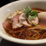 カネキッチン ヌードル - 地鶏丹波黒どり特選醤油らぁめん
      　　　　　　　　　　　　　　1250円