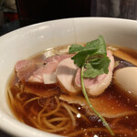 カネキッチン ヌードル - 地鶏丹波黒どり特選醤油らぁめん
      　　　　　　　　　　　　　　1250円