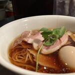 カネキッチン ヌードル - 地鶏丹波黒どり特選醤油らぁめん
      　　　　　　　　　　　　　　1250円