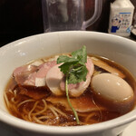 カネキッチン ヌードル - 地鶏丹波黒どり特選醤油らぁめん
      　　　　　　　　　　　　　　1250円