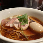 カネキッチン ヌードル - 地鶏丹波黒どり特選醤油らぁめん
      　　　　　　　　　　　　　　1250円