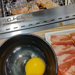 Yakiniku Raiku - すき焼きの生卵