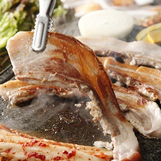 新宿韓國料理的五花肉自助餐2200日圓