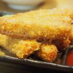 卓 - つまみハムカツその２