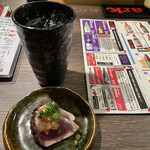 オロチと柊 - 久保ピンクラベル ¥600 + お通しの鰹のたたき