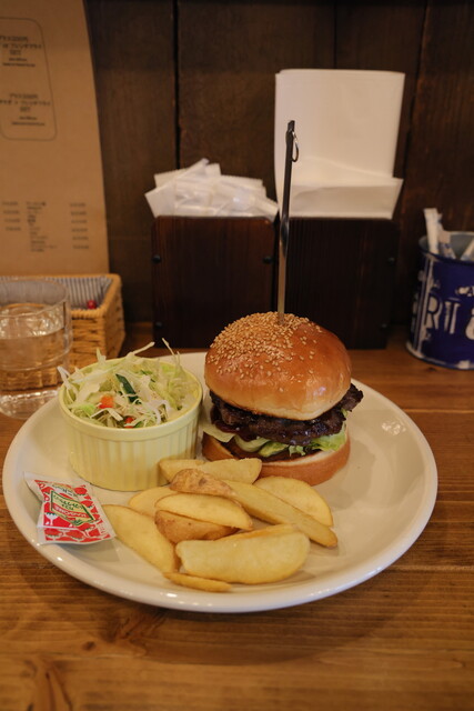 BURGER SHOP FRANKIE BASE - Kurumazaki Jinja/Hamburger | Tabelog