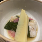 鮨 とかみ - メヌケダイにサクラを添えて