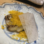 鮨 とかみ - 太刀魚塩焼きカラスミ大根。ぐぅ旨い