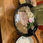 横浜ラーメン てっぺん家 - 