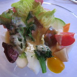 地場野菜のサラダ