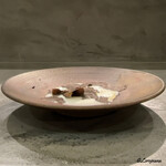 カーサ・デル・チーボ - 卵黄とフォンドゥータのラヴィオローネ黒トリュフ掛け