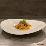 カーサ・デル・チーボ - バジリコを練り込んだシャラティエッリ毛蟹のトマトソース