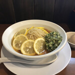 中華そば 一休 - 冷やしだしレモン中華！