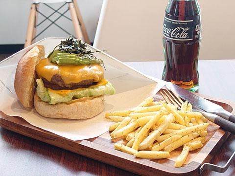 BURGER SHOP TWENTY （バーガー ショップ トゥエンティ） - 仙川