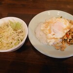 タイ屋台ごはん ナ・トゥンテン - 