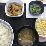 Yoshinoya - 一汁三菜朝定こ納豆牛小鉢