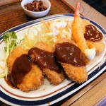 和洋食　大阪 - 令和4年3月
            特別(トンカツ、コロッケ、海老フライ)定食 700円