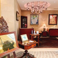 レストランひらまつ 博多 - 高級感のあるエントランス